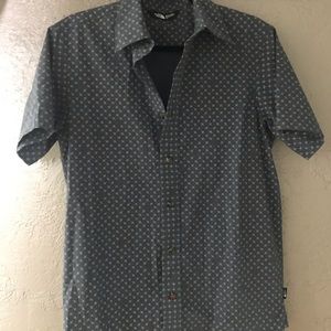 Men’s short sleeve button up shirt